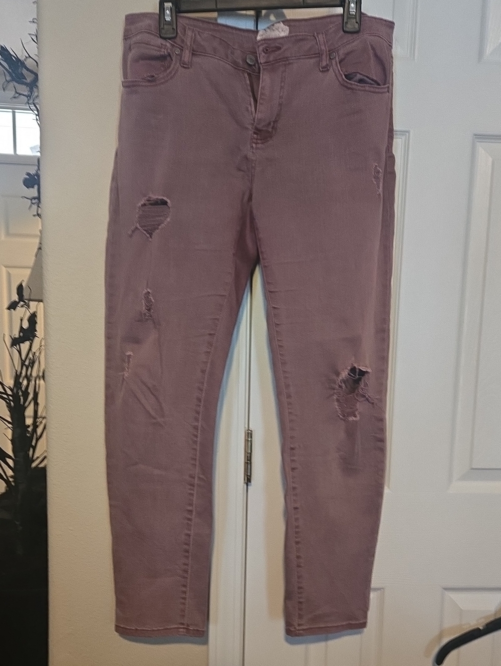 Altar'd State Mauve Straight-Leg Distressed Jeans